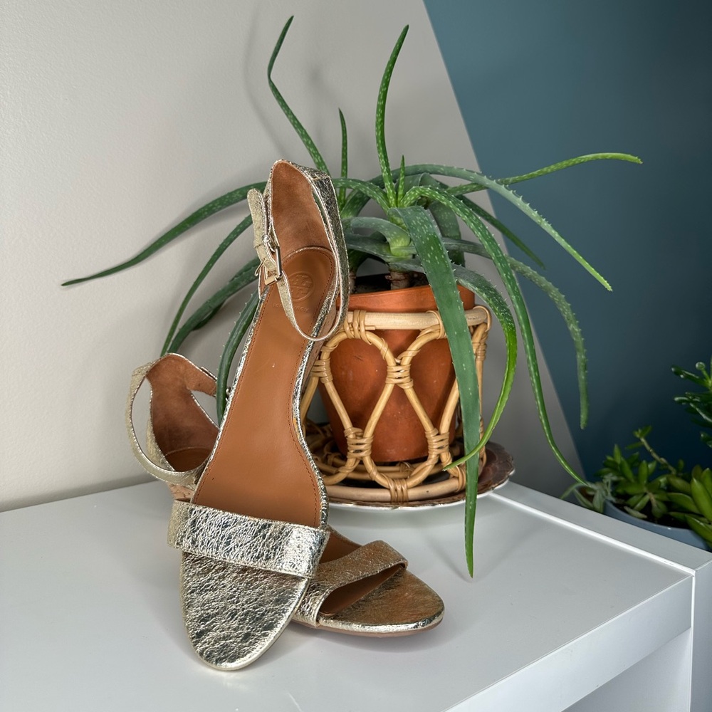 Tory Burch Savannah Gold Metallic Wedge Sandals Leather Cork Kitten Heel 10.5 - Picture 2 of 13